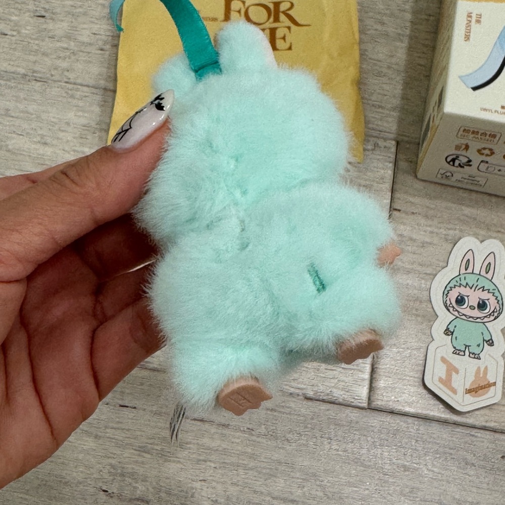 The Monster Pin For Labubu I Green - Picture 2 of 3